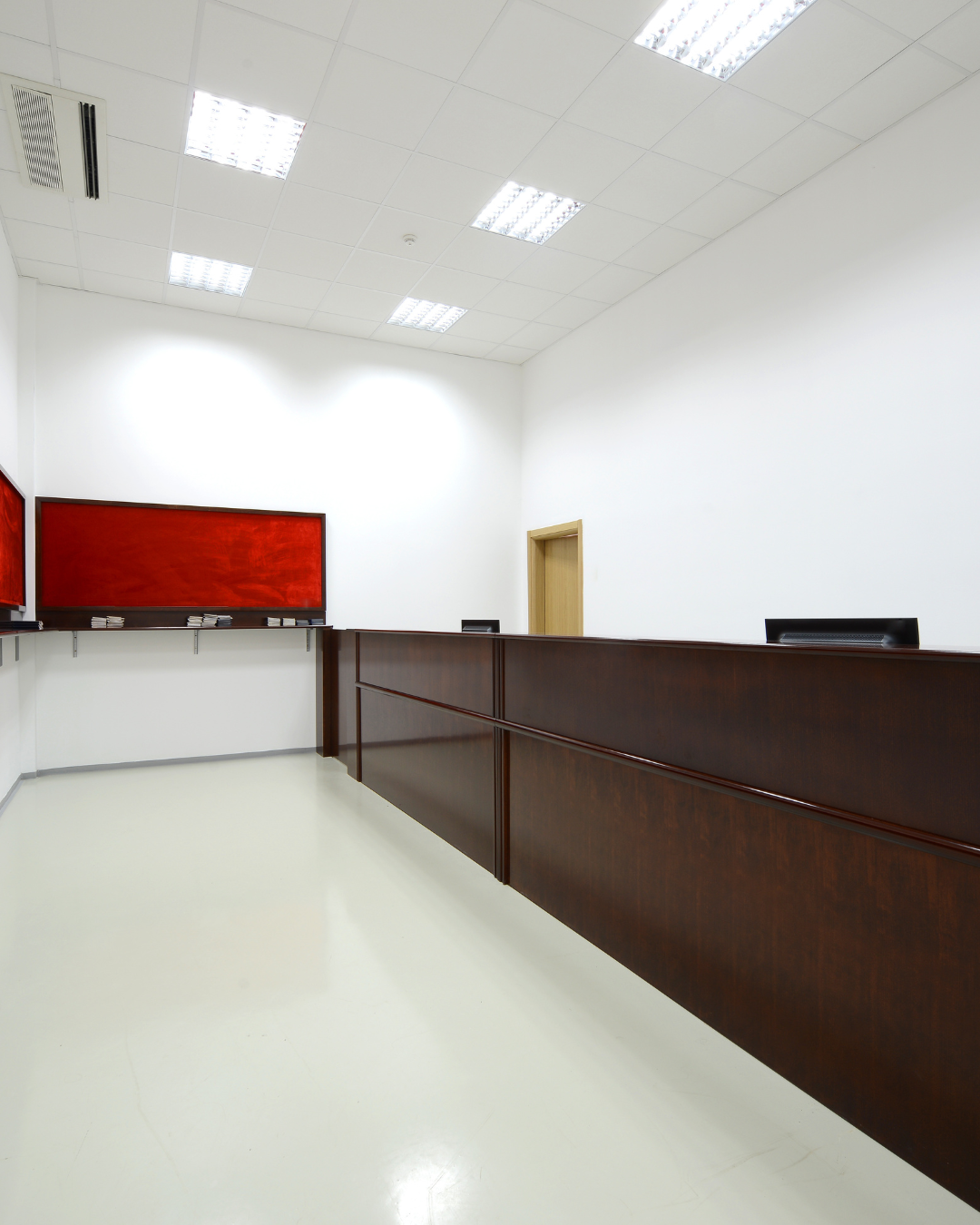 Varela Cleaning Services. Commercial cleaning in Orange County.